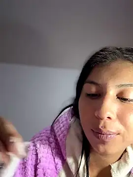 Snapshot of ariella_lovee chatting on 06/04/26, 01:44 ariella lovee online show from 06/04/26, 01:44