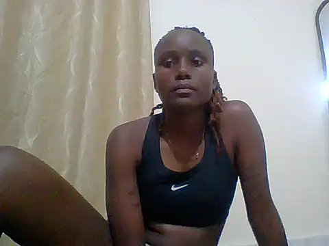 Snapshot of kiki8390 chatting on 06/13/26, 10:18 kiki8390 online show from 06/13/26, 10:18