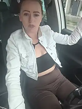 LaraLanee online show from 06/15/26, 04:36