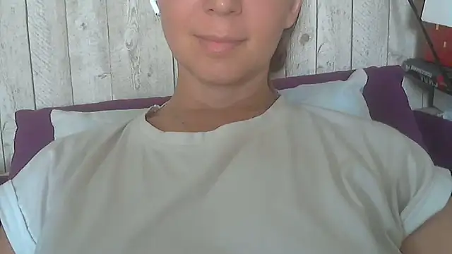 Bella--White online show from 06/10/26, 05:18
