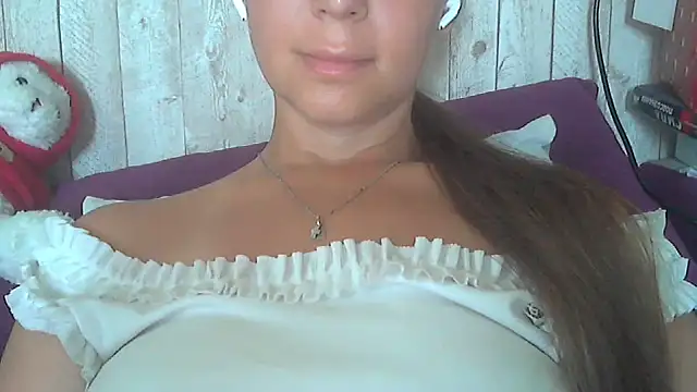 Bella--White online show from 06/16/26, 05:43