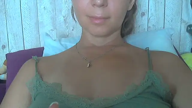 Bella--White online show from 07/05/26, 06:20