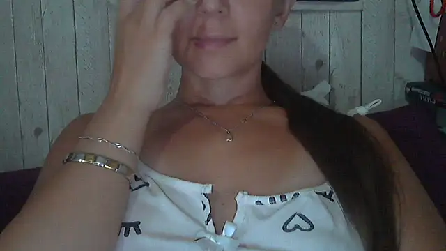 Bella--White online show from 07/15/26, 02:00