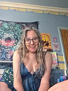 Izzylove47 online show from 05/18/26, 11:49