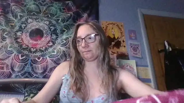 Izzylove47 online show from 05/19/26, 08:09