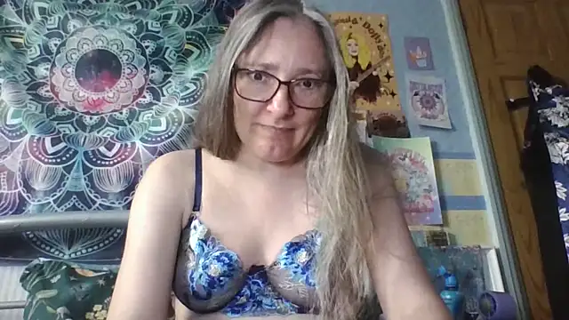 Izzylove47 online show from 05/31/26, 12:12