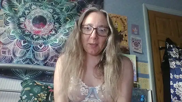 Izzylove47 online show from 06/05/26, 09:26
