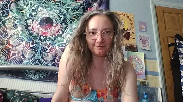 Izzylove47 online show from 06/13/26, 08:45