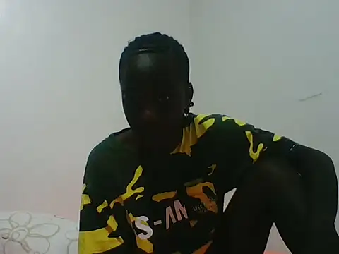 Snapshot of Darkpretty23 chatting on 05/19/26, 04:52 Darkpretty23 online show from 05/19/26, 04:52