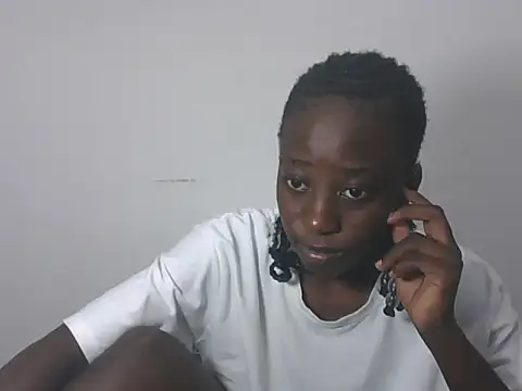 Snapshot of Darkpretty23 chatting on 05/27/26, 02:14 Darkpretty23 online show from 05/27/26, 02:14