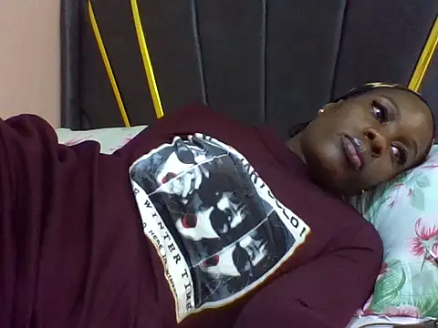 Curvyqueeh online show from 07/01/26, 09:00