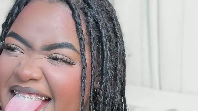 Snapshot of Ayanaa_Ebony_ chatting on 06/06/26, 11:15 Ayanaa Ebony online show from 06/06/26, 11:15