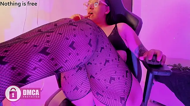 Spicydollx 1 online show from 06/18/26, 04:44