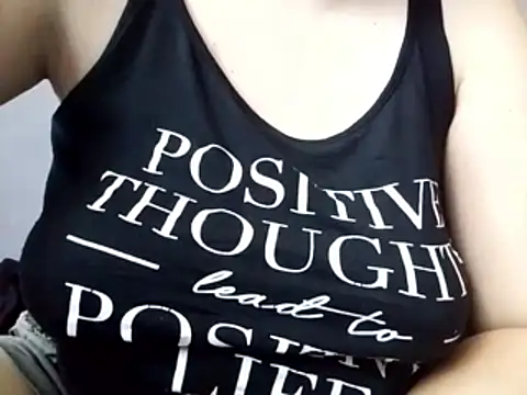 Snapshot of Rossyta_r chatting on 05/26/26, 11:17 Rossyta r online show from 05/26/26, 11:17