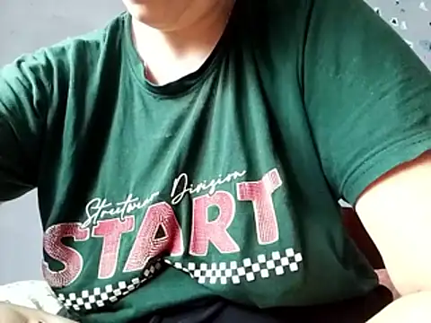 Snapshot of Rossyta_r chatting on 06/07/26, 02:32 Rossyta r online show from 06/07/26, 02:32