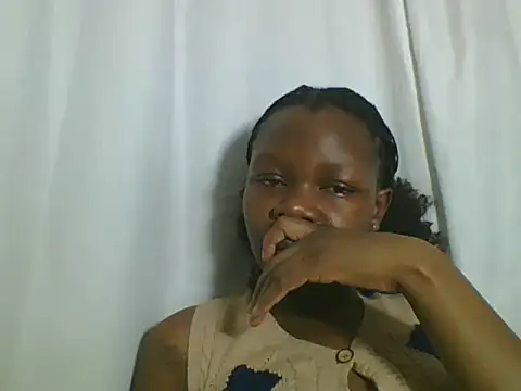 Sweetgal2025 online show from 07/18/26, 06:12