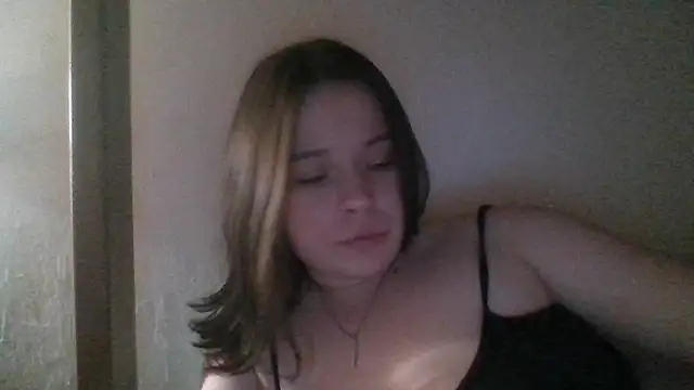 Snapshot of RiaLowelyt chatting on 05/25/26, 11:33 RiaLowelyt online show from 05/25/26, 11:33