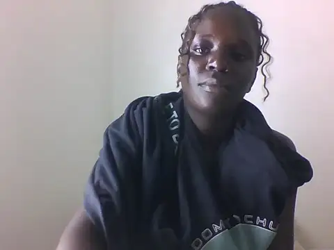 LatishLava online show from 05/18/26, 01:06