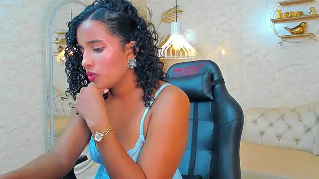 Snapshot of Horny_Curls chatting on 07/03/26, 03:57 Horny Curls online show from 07/03/26, 03:57