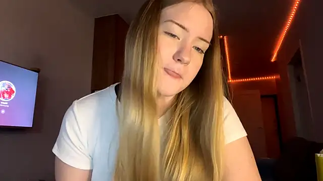 Lisi Kiss  online show from 05/25/26, 06:47