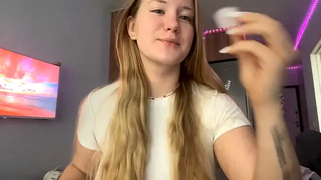 Lisi Kiss  online show from 05/27/26, 10:12