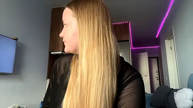 Lisi Kiss  online show from 05/28/26, 04:59