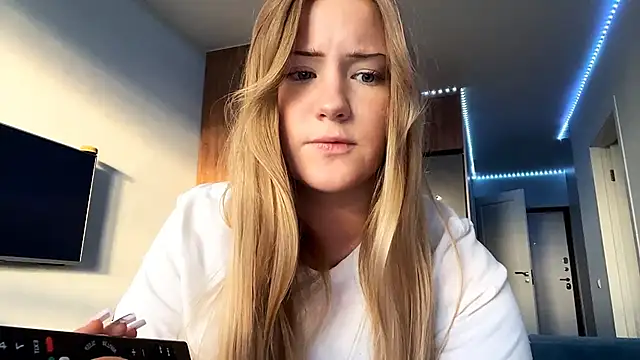 Lisi Kiss  online show from 06/07/26, 05:06