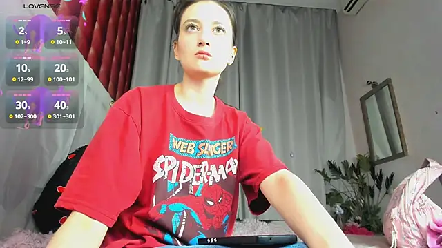 Snapshot of SummerLilaa chatting on 06/10/26, 04:56 SummerLilaa online show from 06/10/26, 04:56