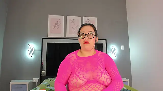 Snapshot of zoe_curvyy chatting on 06/01/26, 12:07 zoe curvyy online show from 06/01/26, 12:07