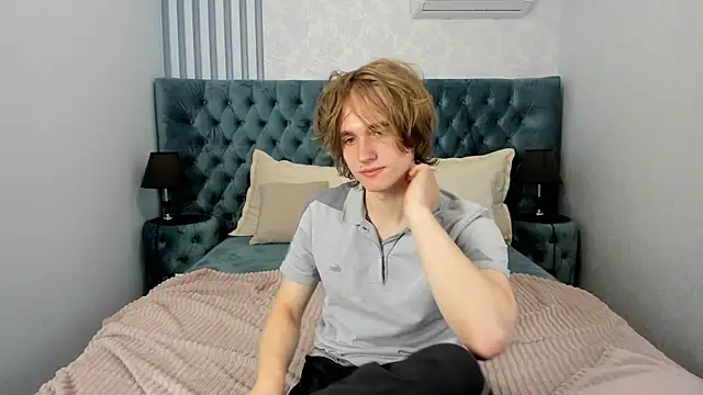 Snapshot of FinnBev chatting on 05/30/26, 08:06 FinnBev online show from 05/30/26, 08:06