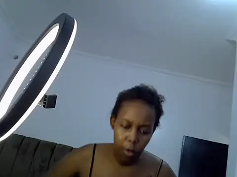 Snapshot of Bianca0011 chatting on 06/04/26, 01:39 Bianca0011 online show from 06/04/26, 01:39