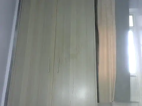 petite lexiiivv online show from 06/09/26, 05:30