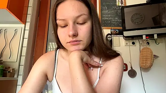 ShaylaChong online show from 07/14/26, 07:13
