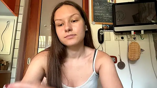 ShaylaChong online show from 07/14/26, 10:21
