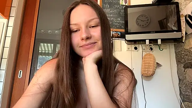 ShaylaChong online show from 07/28/26, 07:04