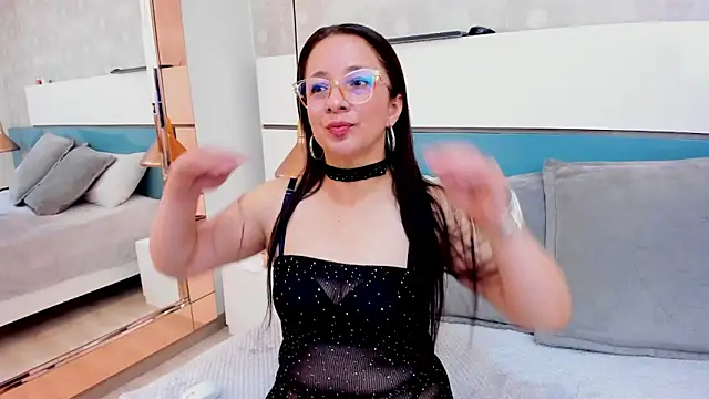 Snapshot of VictoriaRousse__ chatting on 05/21/26, 12:34 VictoriaRousse online show from 05/21/26, 12:34