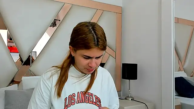 AliceCruzz online show from 06/01/26, 12:07