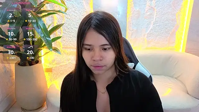 Snapshot of roxan1_tp chatting on 06/12/26, 12:37 roxan1 tp online show from 06/12/26, 12:37