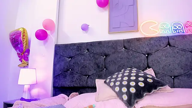 Snapshot of Meghan_candy chatting on 06/11/26, 12:32 Meghan candy online show from 06/11/26, 12:32
