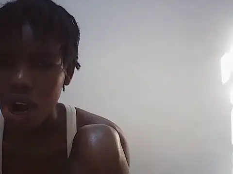 Snapshot of Bootylovet chatting on 05/25/26, 12:44 Bootylovet online show from 05/25/26, 12:44