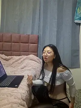 Snapshot of victoria_722 chatting on 06/11/26, 12:32 victoria 722 online show from 06/11/26, 12:32