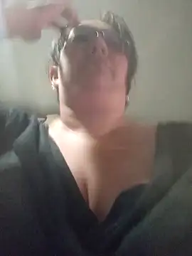 -Saraqueen-- online show from 06/14/26, 04:03