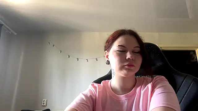 Snapshot of Redhair_girl chatting on 05/16/26, 08:00 Redhair girl online show from 05/16/26, 08:00
