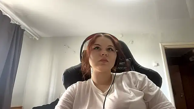 Snapshot of Redhair_girl chatting on 05/21/26, 01:07 Redhair girl online show from 05/21/26, 01:07