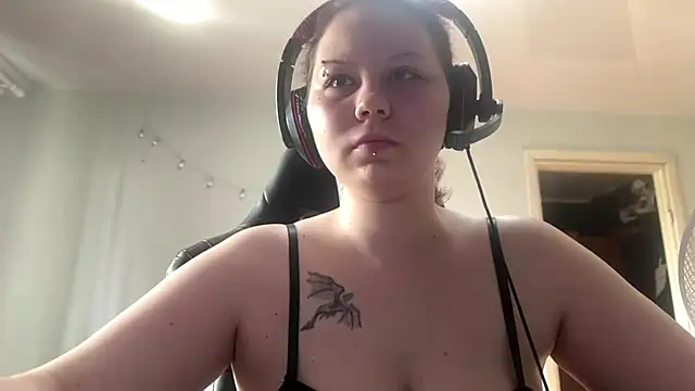 Snapshot of Redhair_girl chatting on 05/27/26, 02:03 Redhair girl online show from 05/27/26, 02:03