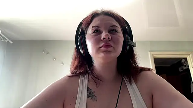 Snapshot of Redhair_girl chatting on 05/28/26, 02:03 Redhair girl online show from 05/28/26, 02:03