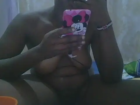 Snapshot of Queen_Zuri chatting on 06/09/26, 06:41 Queen Zuri online show from 06/09/26, 06:41