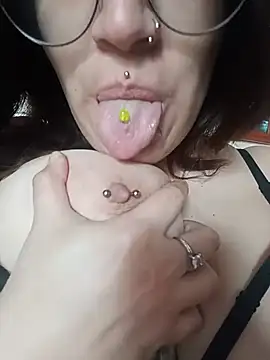 Karengenesisx online show from 08/04/26, 09:28