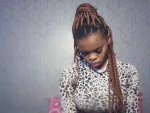 Snapshot of BustieLaura chatting on 06/14/26, 06:26 BustieLaura online show from 06/14/26, 06:26