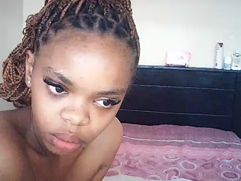 BustieLaura online show from 07/17/26, 05:47